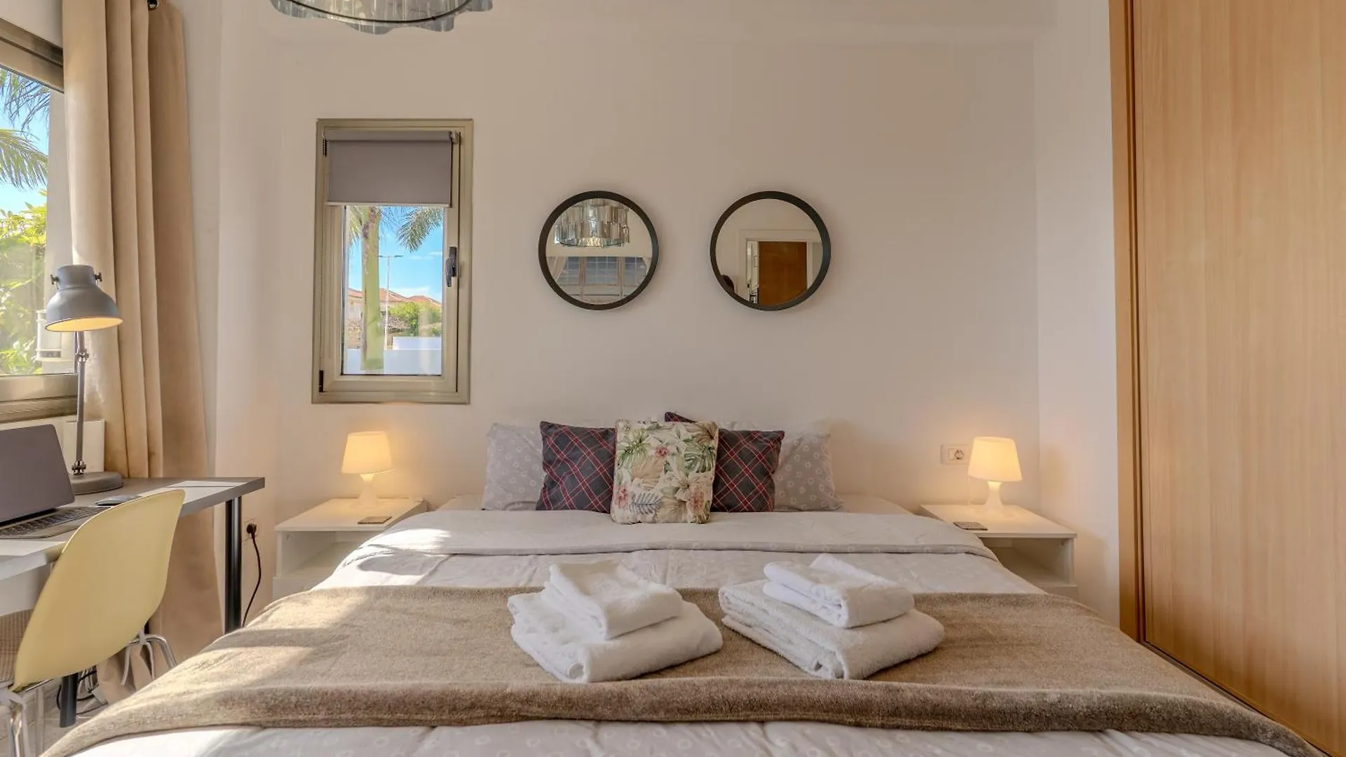 Bungalow Apartment With Private Pool & Ocean Views 阿德耶