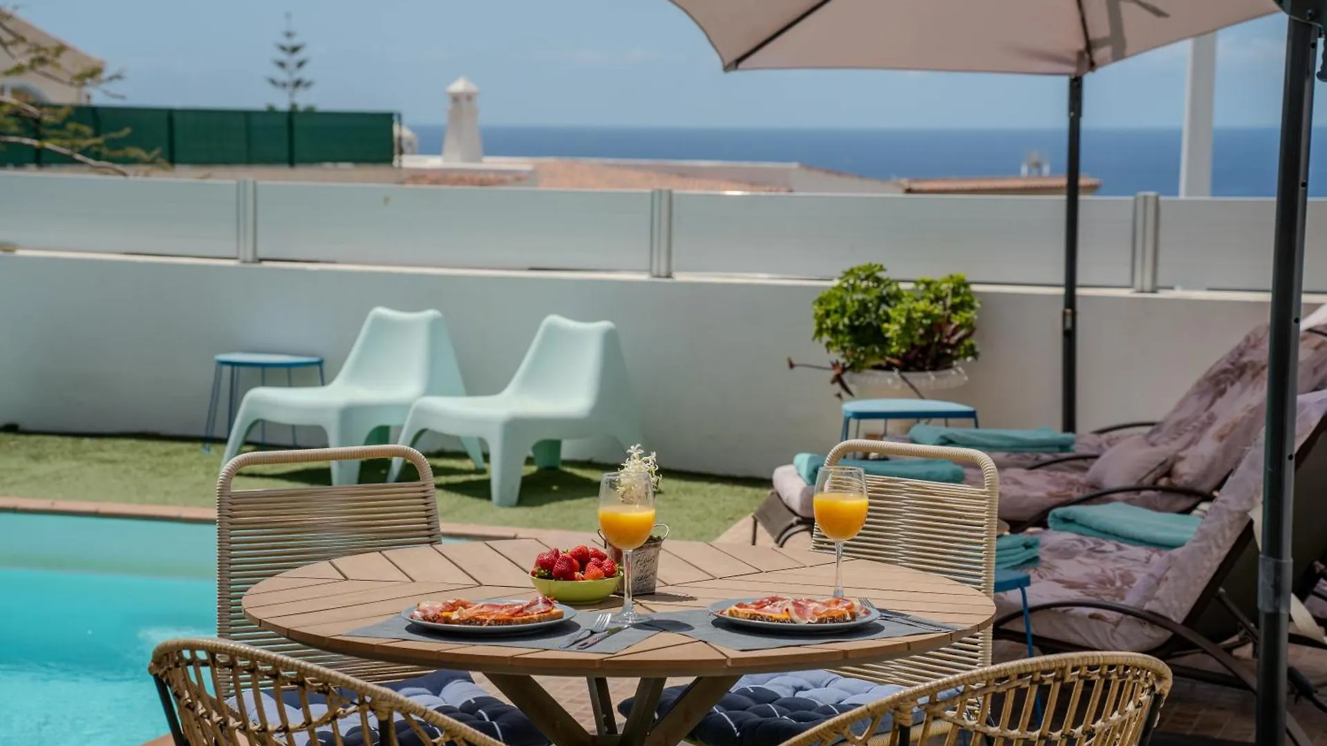 Bungalow Apartment With Private Pool & Ocean Views 阿德耶 0*,  西班牙